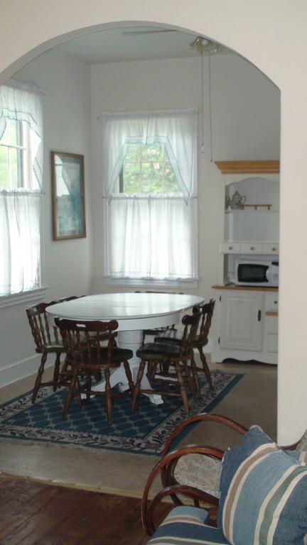 First Floor, 2 Bedrm 2 Bath, Sleeps 6, Parking Available, Walk To Beach & Shop Lägenhet Cape May Exteriör bild